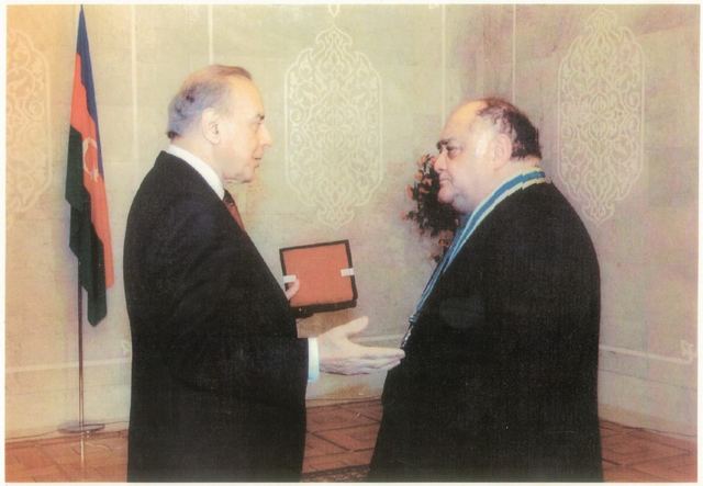 Azad Xəlil oğlu Mirzəcanzadə — foto 1